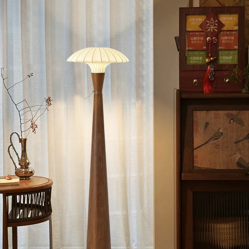 Vintage Silk Floor Lamp Retro Fabric Table Lamp Living Room Bedsdie Wood Table Light for Room Decor Study Mood Light Lustre